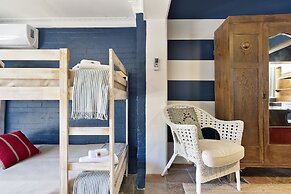 Manly Waves Studios & Apartments