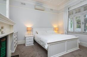 Manly Waves Studios & Apartments