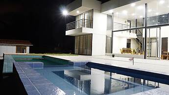 Villa Alejos