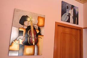 Gold Guest House & Bar