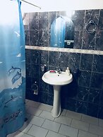 Gold Guest House & Bar