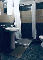 Gold Guest House & Bar