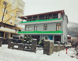 Gold Guest House & Bar