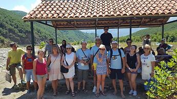 Gold Guest House & Bar