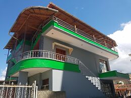 Gold Guest House & Bar