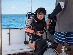 South Ari Dive Center