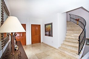 Villa Izcalli by PRP
