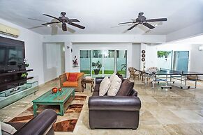Villa Izcalli by PRP