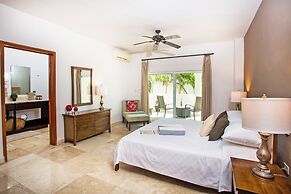 Villa Izcalli by PRP