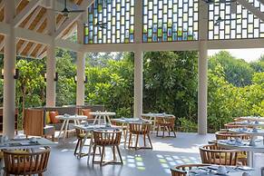 Emerald Faarufushi Resort & Spa