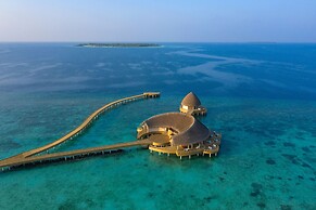 Emerald Faarufushi Resort & Spa