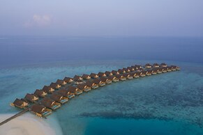 Emerald Faarufushi Resort & Spa
