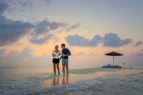 Emerald Faarufushi Resort & Spa