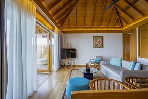 Emerald Faarufushi Resort & Spa