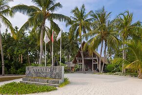 Emerald Faarufushi Resort & Spa