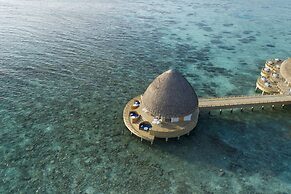 Emerald Faarufushi Resort & Spa
