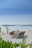 Emerald Faarufushi Resort & Spa