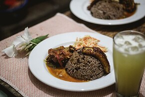 Cohune Palms River Cabanas