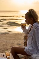 Ohana's Beachfront Resort & Beach Club