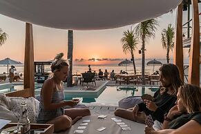 Ohana's Beachfront Resort & Beach Club