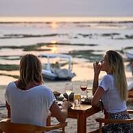 Ohana's Beachfront Resort & Beach Club