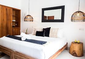 Ohana's Beachfront Resort & Beach Club