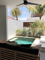 Ohana's Beachfront Resort & Beach Club