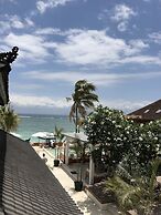 Ohana's Beachfront Resort & Beach Club