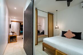 Ohana's Beachfront Resort & Beach Club