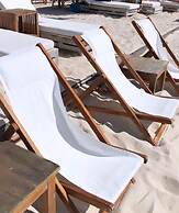 Ohana's Beachfront Resort & Beach Club