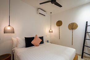 Ohana's Beachfront Resort & Beach Club