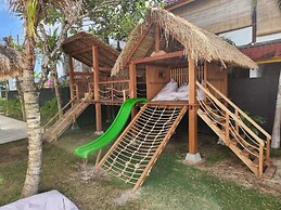 Ohana's Beachfront Resort & Beach Club