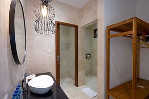 Ohana's Beachfront Resort & Beach Club