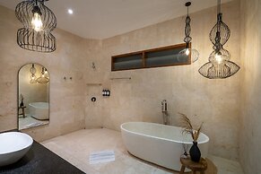 Ohana's Beachfront Resort & Beach Club