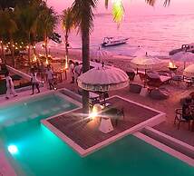 Ohana's Beachfront Resort & Beach Club