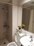 Azure Luxury City Suites by VacationsPH