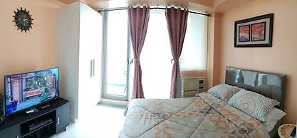 Azure Luxury City Suites by VacationsPH