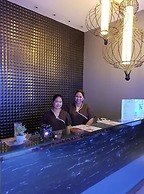 Azure Luxury City Suites by VacationsPH