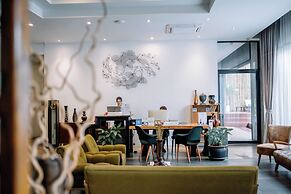 S2 Modern Boutique Hotel