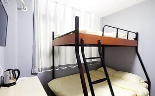 Meet Fish International Youth Hostel