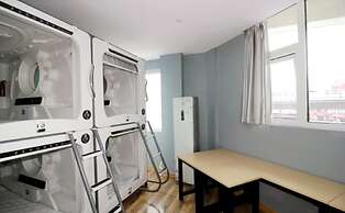 Meet Fish International Youth Hostel