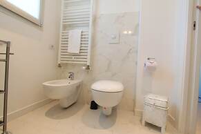 Bellagio Lake Resort Luxury Apartment