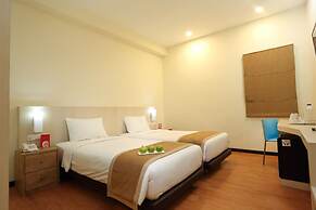 @Hom Premiere Abepura by Horison