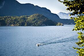 Il Salice on the Lake