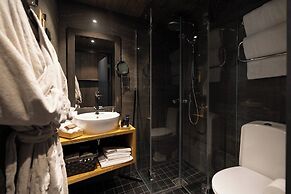 Arctic TreeHouse Hotel