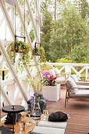 Arctic TreeHouse Hotel