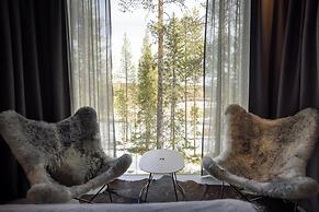 Arctic TreeHouse Hotel