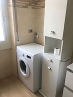 Infinity Luxury Apartment on the Lake