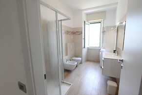 Infinity Luxury Apartment on the Lake