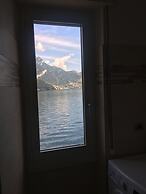 Infinity Luxury Apartment on the Lake